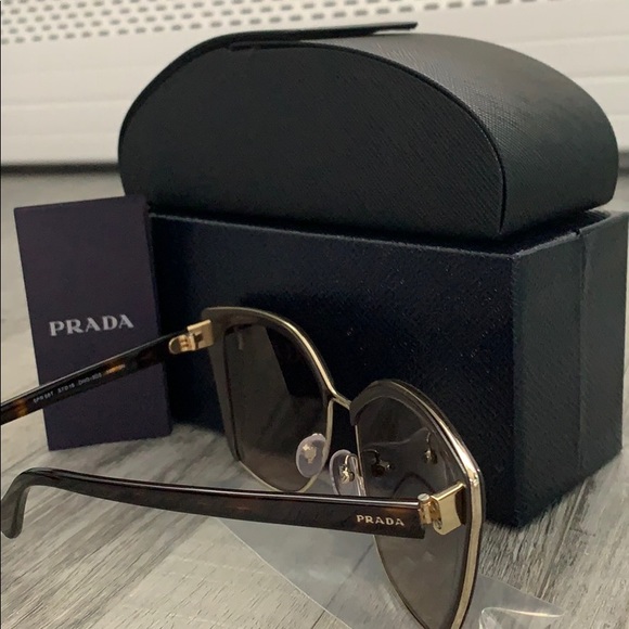 🇮🇹SOLD Prada sunglasses🇮🇹 brand new in box! - Picture 3 of 5